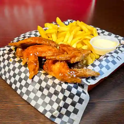 6 Piezas de Alitas + Papas
