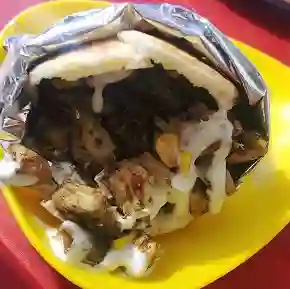 Arepa Rellena de Pollo