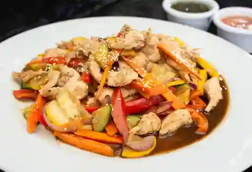 Pechuga Al Wok: Gratis Sopa y Limonada