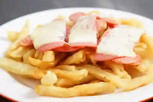 Salchipapas con Jamón y Queso