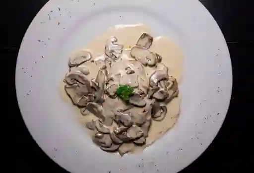 Pechuga en Salsa de Champiñones