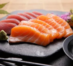 Sashimi de Atún O Salmón