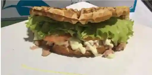 Sándwich Waffles Atún