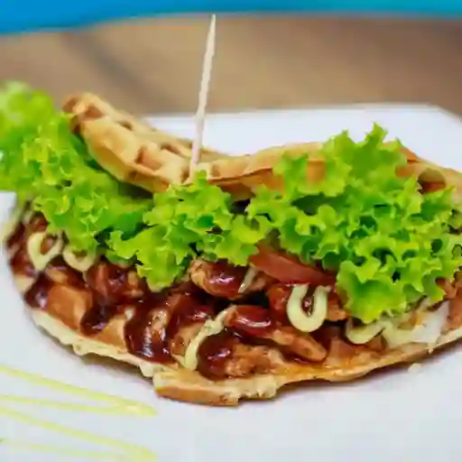 Sándwich Waffles Pollo BBQ