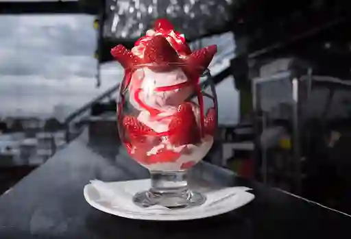 Copa Helado con Fresas