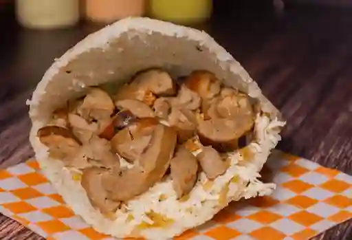 Arepa con Butifarra