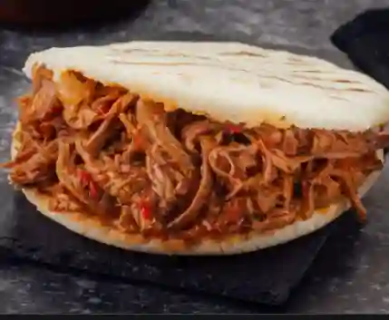 Arepa Carne Desmechada