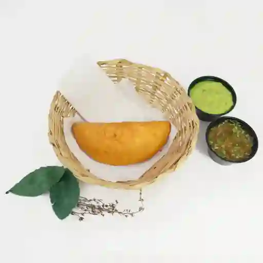 4 Empanadas de Pollo