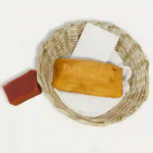 4 Empanadas de Queso con Bocadillo