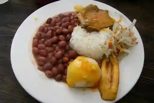 Almuerzo Casero