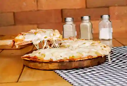 Pizza Jamón y Champiñones
