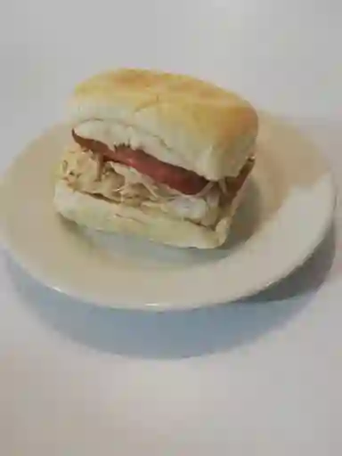 Sándwich de Pollo Queso y Jamón