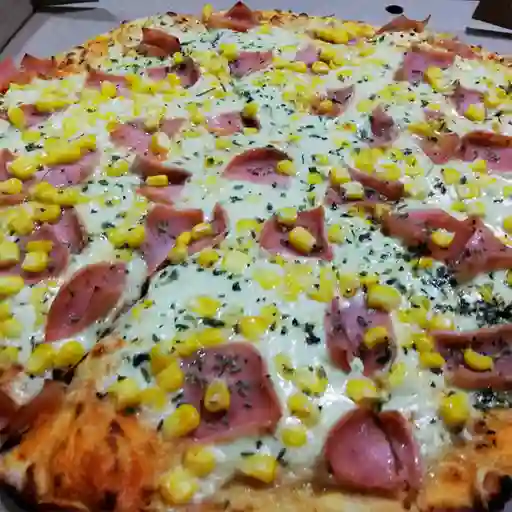 Pizza Jamón + Maíz