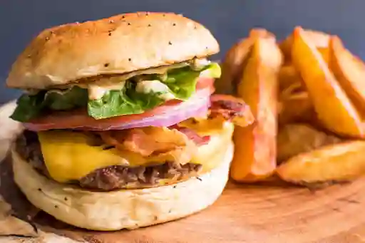 Bacon Cheeseburger con Papas