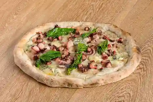 Pizza Calamar en Salsa Coliflor