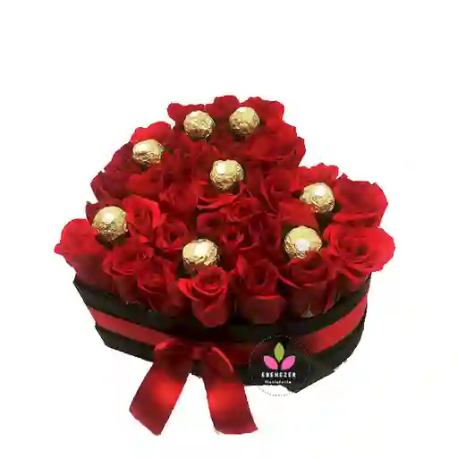 Caja De Rosas Corazon Con Chocolates - Flores Y Rosas
