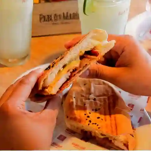 Sándwich con Pechuga de Pollo