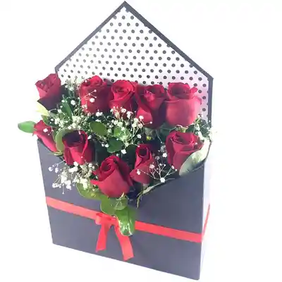 Caja Con 10 Rosas + Nota de Amor