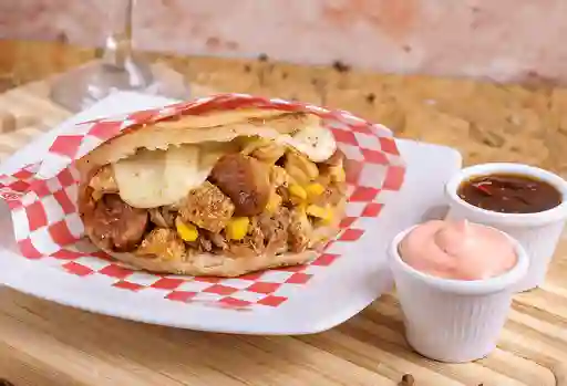 Arepa Desmechada Bacon