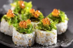 Sushi Wacame Roll