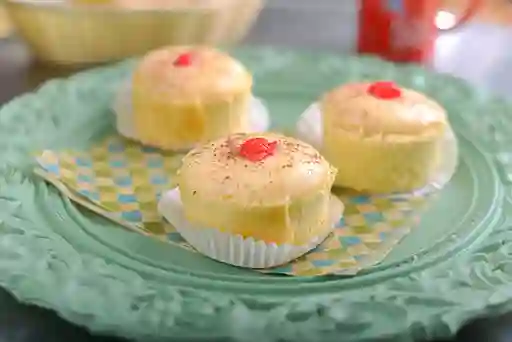 Piononos Grande con Crema Inglesa
