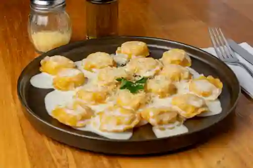 Ravioli Maíz en Salsa Alfredo