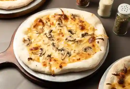 Pizza Club de Pollo Champiñón