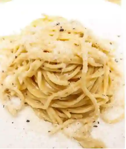 Spaguetti Caccio y Pepe