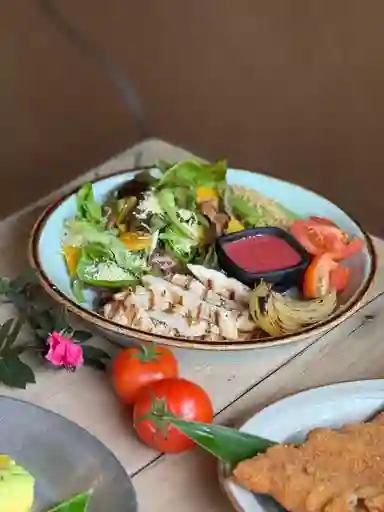 Ensalada Parrillera de Pollo