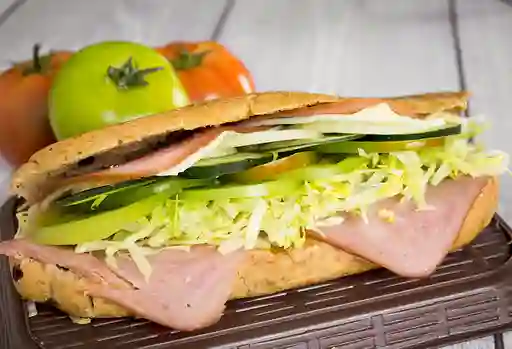 Sándwich Especial Triple Jamon
