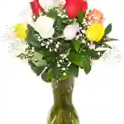Arreglo Floral de 18 Rosas + Florero