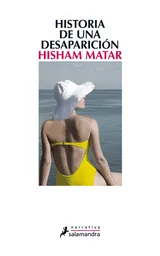 Las múltiples y a menudo contradictorias facetas del amor filial, agudizadas por la ausencia de la figura paterna, centran el relato de esta segunda novela del escritor libio Hisham Matar, autor de Solo en el mundo.Tras la pérdida de su madre con apenas diez años, todos los sentidos de Nuri el Alfi se vuelcan en Kamal, su padre, cuya fascinante personalidad, sumada a su enigmática actividad de exiliado en El Cairo, cautivan la imaginación del niño.El hechizo continúa hasta que, años más tarde, durante unas vacaciones junto al mar en Alejandría, irrumpe en sus vidas Mona, una hermosa joven anglo-egipcia que despierta en Nuri una pasión desconocida. Es el descubrimiento del deseo, turbador e irrefrenable, que se vuelve abrumador cuando Mona se enamora de Kamal, y Nuri se ve arrastrado por una marea de confusos sentimientos. Y cuando, al poco tiempo, Kamal desaparece sin dejar rastro, el joven debe aprender a vivir entre el peso de la ausencia y la esperanza irrenunciable de recuperar a su padre con vida.