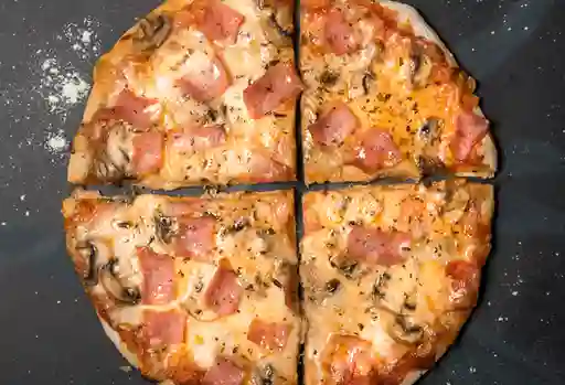 Pizza Jamón y Champiñón Mediana