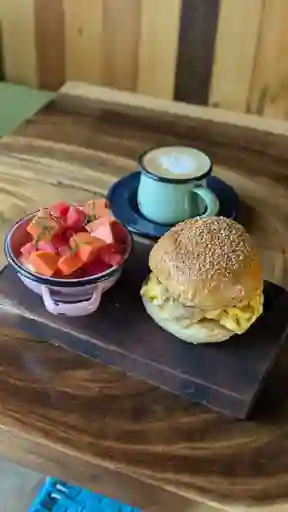 PROMO: Desayuno Sándwich Combo