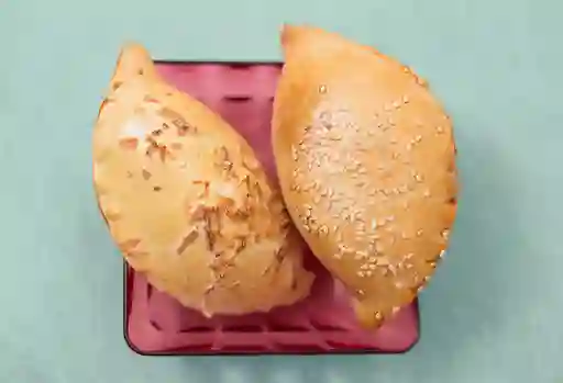 Empanada con Carne Desmechada