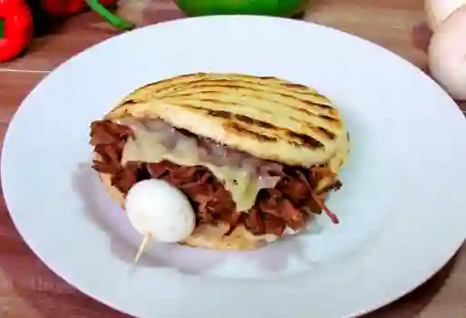 Arepa Rellena de Carne