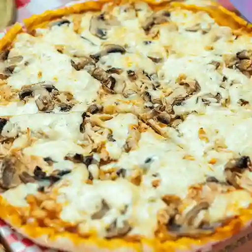 Pizza Pollo Champiñón