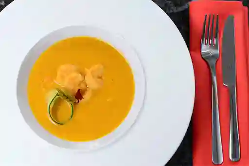 Crema de Camarones y Chontaduro