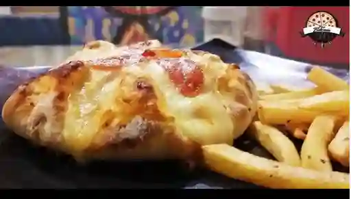 Pizza Burger Personal con Papas Fritas