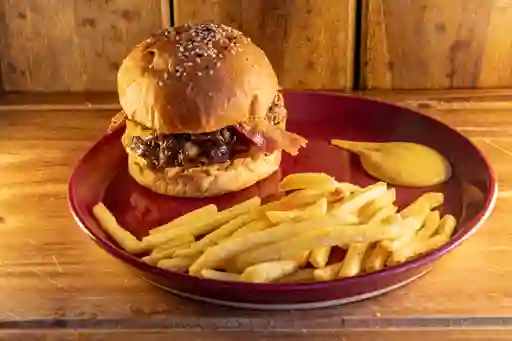 Mulata Burger + Papas