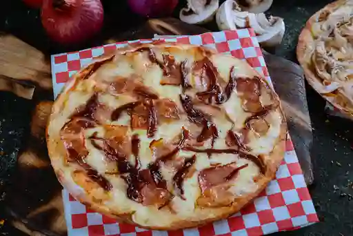 Pizza Tocineta y Cebolla
