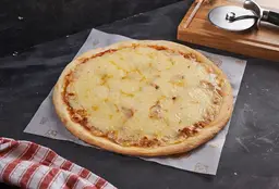 Pizza de Queso con Ajo