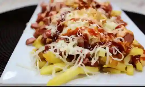 Salchipapa Sencilla