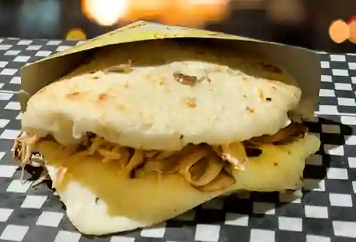 Arepa Pollo Champiñon