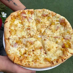 Pizza Estofada Hawaiana