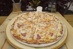 Pizza Pollo y Tocineta