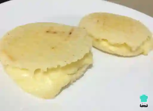 Arepa con Queso Asada