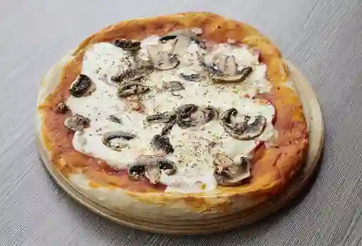 Pizza Champiñón y Parmesano