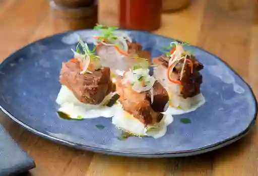 Chicharrón Con Yuca