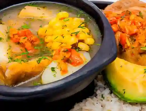 Sancocho de Gallina (sabado y Domingo)